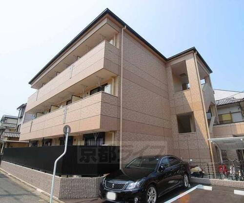 京都府京都市南区東九条河辺町 3階建