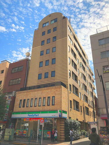 Ｎａｖｉ新宿 9階建