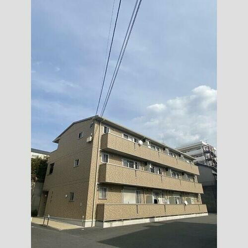 ＣＡＳＡ　ＤＯＬＣＥ　（カーサ　ドルチェ） 3階建