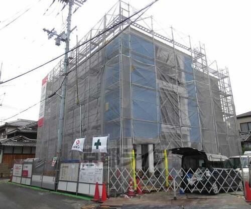 大阪府枚方市春日元町２丁目 3階建 