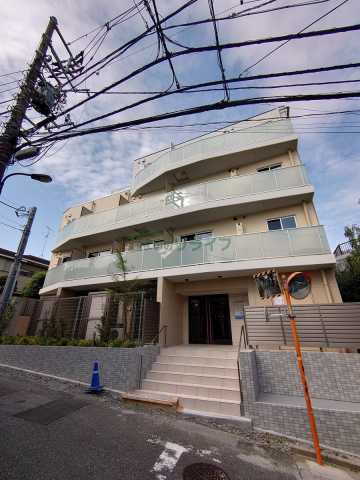 ハーモニーレジデンス新宿河田町 4階建
