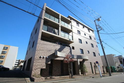 コリエンテ綱島 5階建
