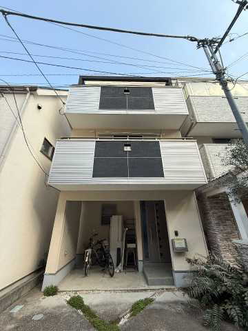 目黒三田２丁目戸建 3階建