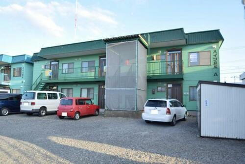 ハイツ島尻Ａ 2階建