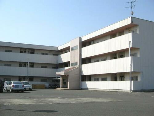 グランソルジュ 3階建