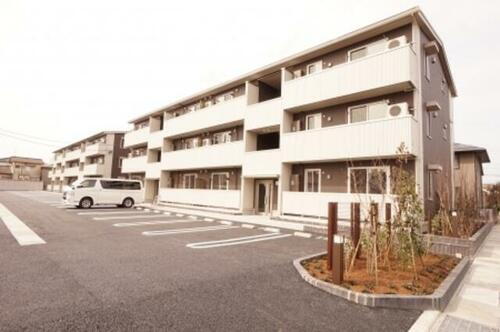 新潟県新潟市中央区新和２丁目 3階建 築7年4ヶ月