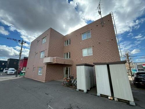 ジェルム南３条 3階建
