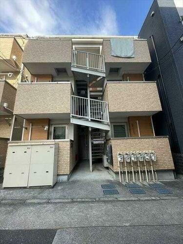メゾン磯子 3階建