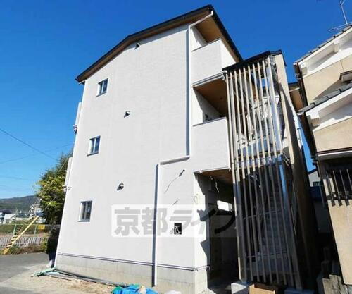 京都府京都市伏見区日野馬場出町 3階建 築1年7ヶ月