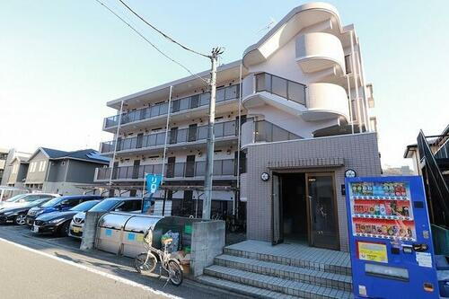 東京都八王子市南大沢１丁目 4階建