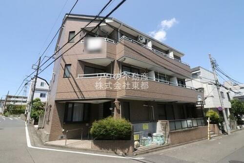 東京都多摩市豊ヶ丘１丁目 3階建