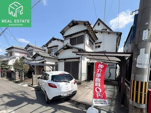和歌山県岩出市新田広芝 3階建