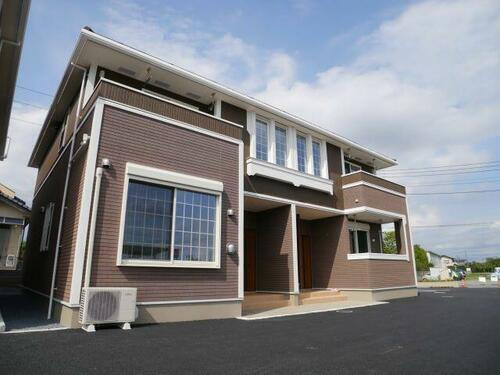 群馬県伊勢崎市八寸町 2階建 築10年3ヶ月