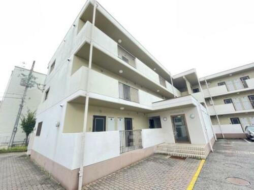 大阪府堺市北区北花田町２丁 3階建