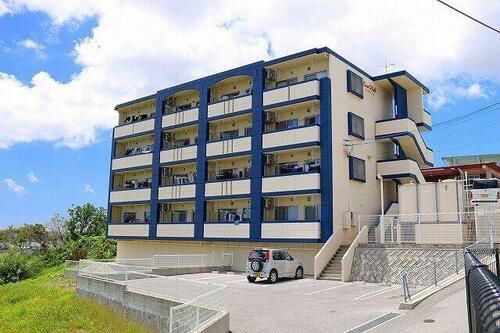 沖縄県うるま市字川田 賃貸マンション