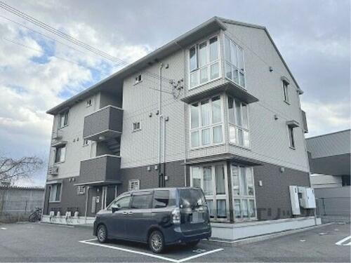 滋賀県草津市野路４丁目 築8年9ヶ月 3階建