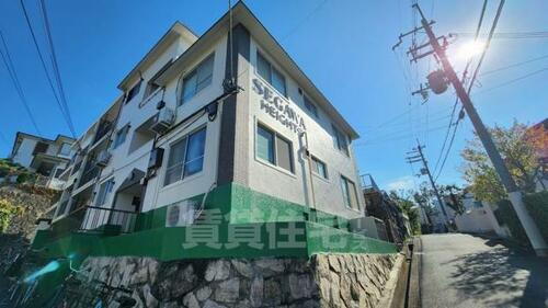 大阪府箕面市瀬川５丁目 3階建