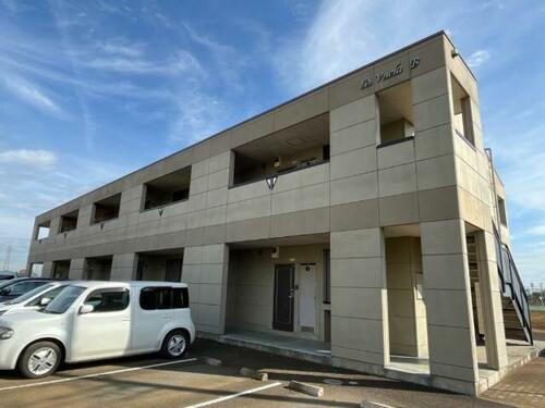 千葉県八街市八街ほ 築18年2ヶ月 2階建