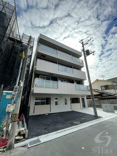 兵庫県尼崎市富松町１丁目 4階建