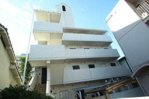 ディライト楽々園 4階建