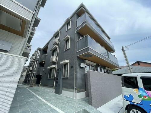 Ｄ－ＲＯＯＭ高須２丁目　Ａ棟 3階建