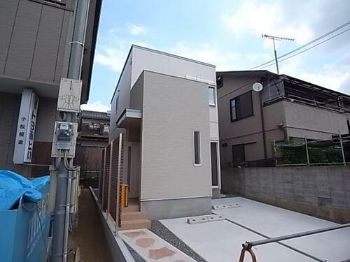 兵庫県揖保郡太子町東出 2階建