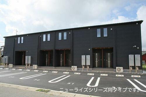 栃木県小山市城西１丁目 2階建 