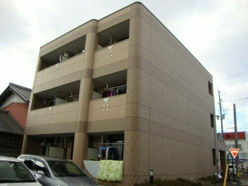 愛知県清須市新清洲１丁目 3階建 築15年9ヶ月
