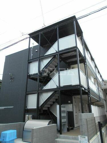 埼玉県戸田市新曽南２丁目 3階建 築7年11ヶ月