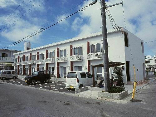 沖縄県沖縄市古謝津嘉山町 築23年10ヶ月 2階建