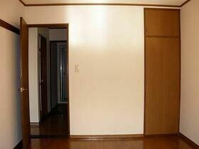 神奈川県横浜市鶴見区馬場３丁目 築32年5ヶ月 2階建