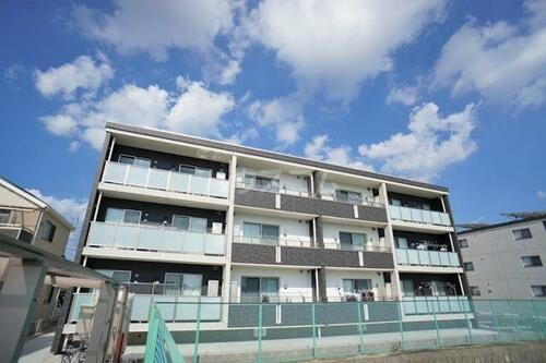 静岡県浜松市浜名区西中瀬２丁目 3階建 築7年12ヶ月