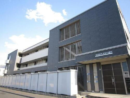 山形県山形市成沢西２丁目 築17年11ヶ月 3階建