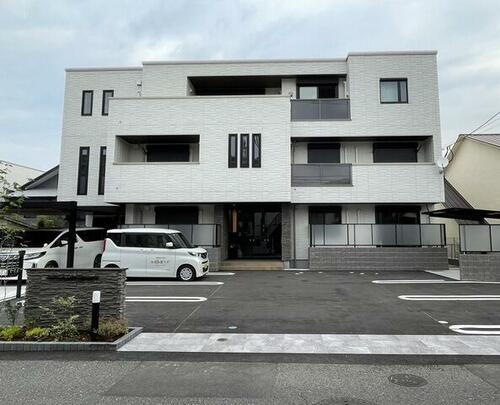 メゾン・ド・ヴァリー上野町 3階建