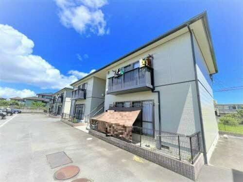 シャーメゾン王ノ瀬Ａ・Ｂ 2階建