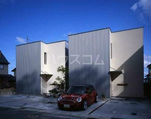 静岡県掛川市下垂木 地上2階地下1階建 