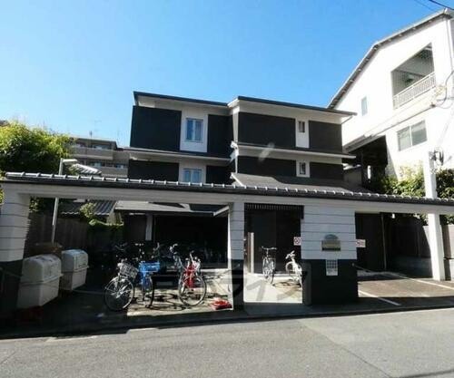 京都府京都市上京区御前通西裏上の下立売上る北町 3階建
