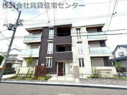 Ｌａ　ｍａｉｓｏｎ　Ｃｈｉｃｏ　Ｒｉｃｈ 3階建