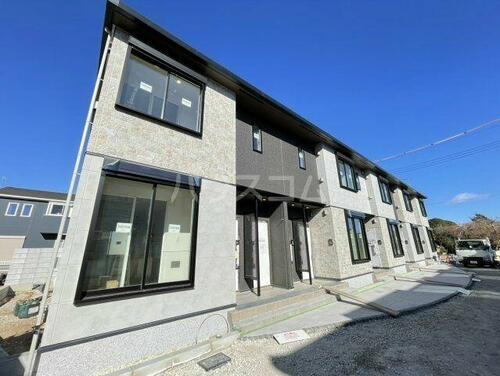 群馬県太田市茂木町  2階建