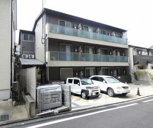 パレ五条清水 3階建