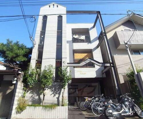 京都府京都市中京区西ノ京大炊御門町 3階建