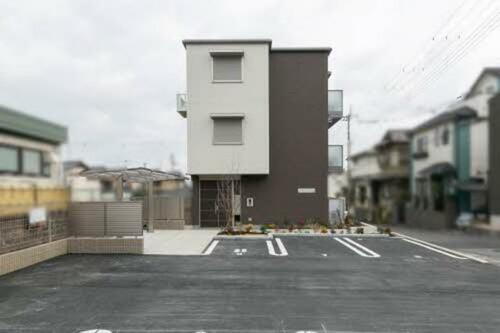 シャーメゾン　コロニオーロ 3階建