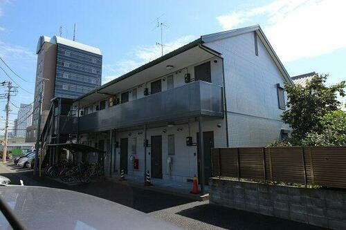 リリ弐番館 地上2階地下1階建