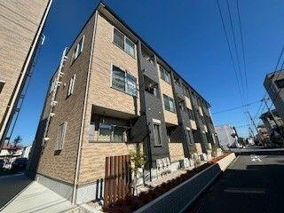 愛知県安城市緑町２丁目 築1年11ヶ月 3階建