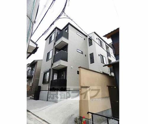 京都府京都市伏見区深草一ノ坪町 3階建