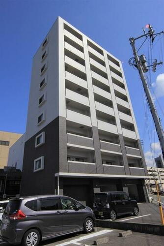 ＩＬ　ＭＡＲＥ 9階建