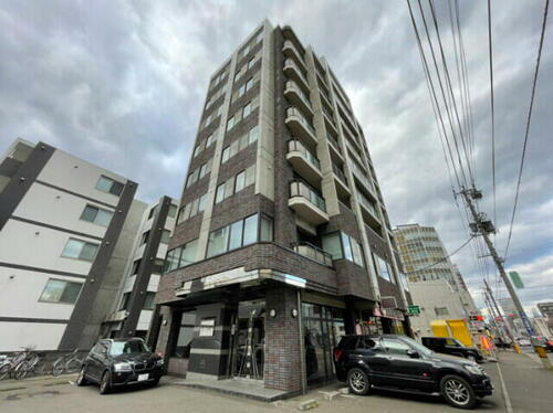 北海道札幌市中央区南十一条西７丁目 8階建 築25年9ヶ月