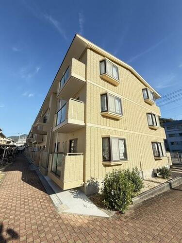 ソレイユ海田 3階建