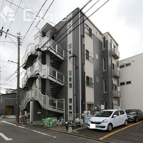 愛知県名古屋市熱田区三本松町 4階建