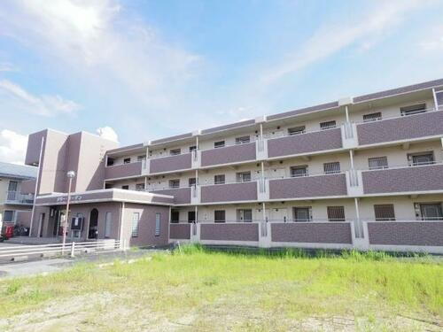 奈良県磯城郡川西町大字結崎 3階建